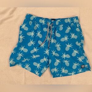 Men’s pineapple swim trunk with lining size large